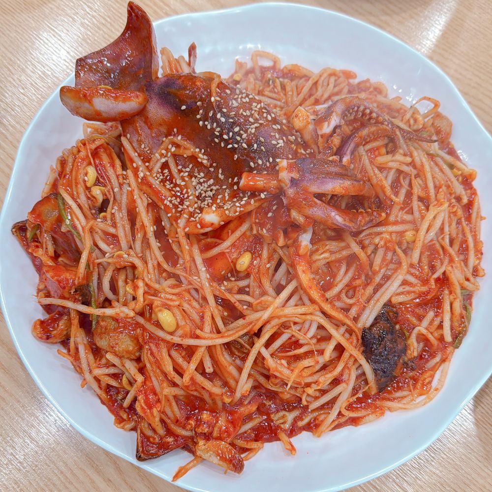 아구세상 본점 해물아구찜 콩나물과 양념의 조화로운 모습